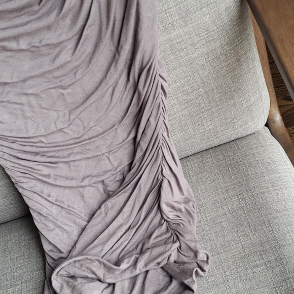 H&M ruffled sleeveless shirt - Picture 7 of 8